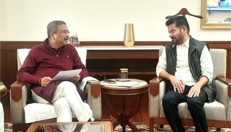 Telangana CM pushes IIM Hyderabad proposal in Delhi