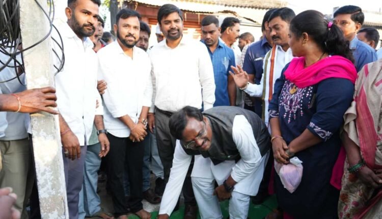 Vivek Venkatswamy launches CC road works in Mandamarri