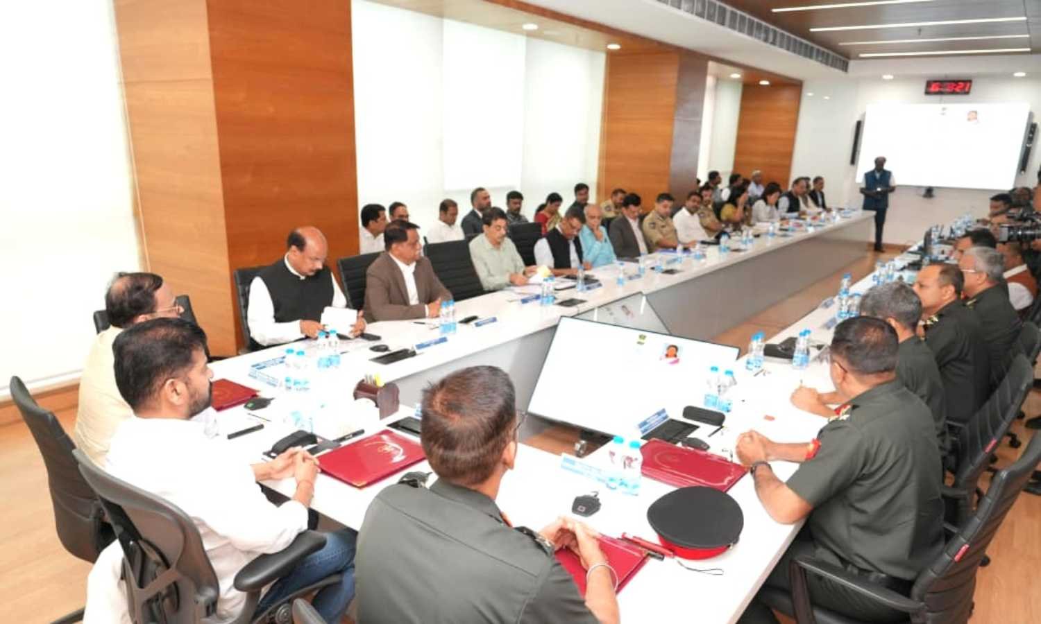 Revanth Reddy seeks talks to resolve Telangana Army issues