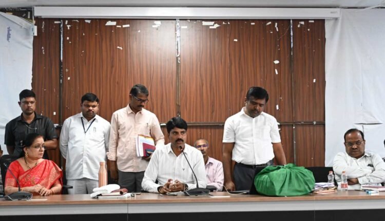 Collector on Prajavani grievances disposal