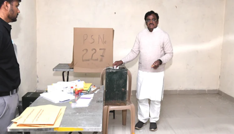Vivek Venkataswamy vote cast in Mancherial