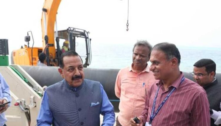Jitendra Singh reviews OTEC project in Lakshadweep