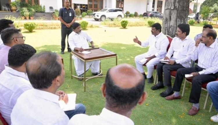 Power sector employee issues committee announced by Bhatti