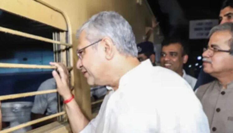 Passenger experience top priority for Railways: Vaishnaw