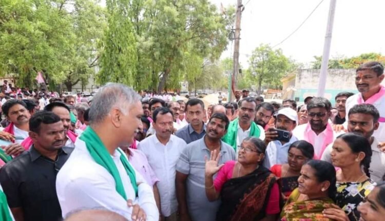 Paddy procurement delays draw Harish Rao attack