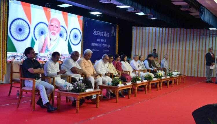 PM Modi addresses Rozgar Mela recruits