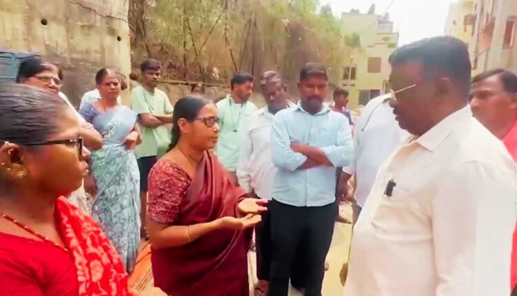 Civic crisis ignored by Congress, says Sravan Dasoju
