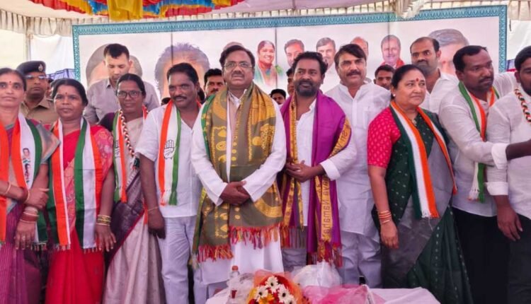Vivek Venkatswamy launches projects in Patancheru