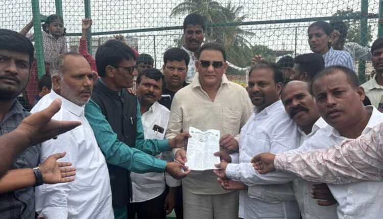 Arutla minority issues taken up by Azharuddin