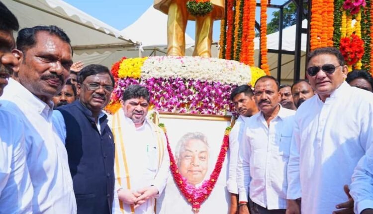 Kaka Venkatswamy legacy: Azharuddin hails service to poor