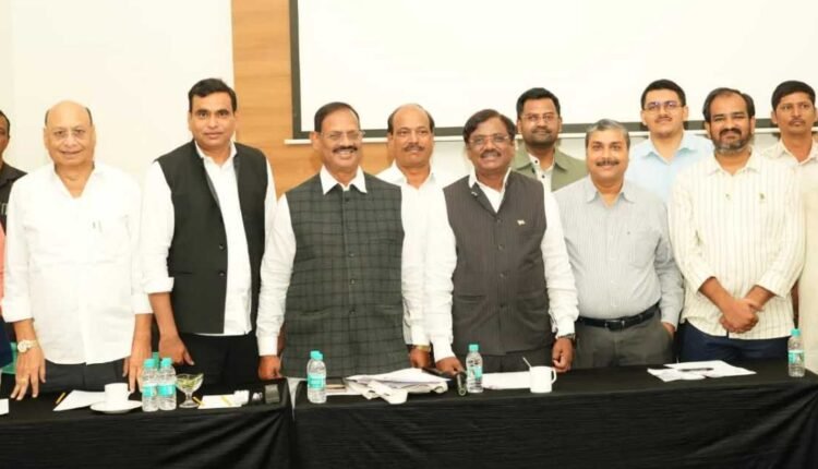 Welfare boards for hamali and domestic workers: Vivek
